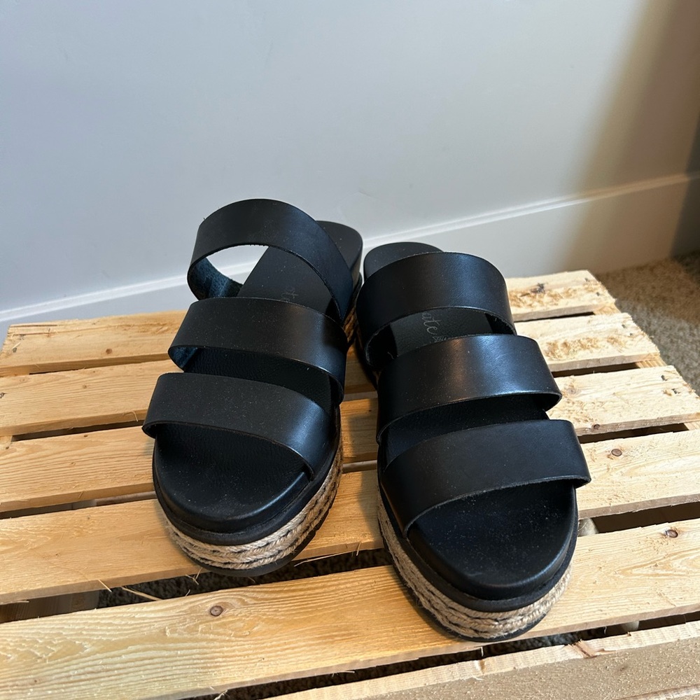 Black platform sandal
